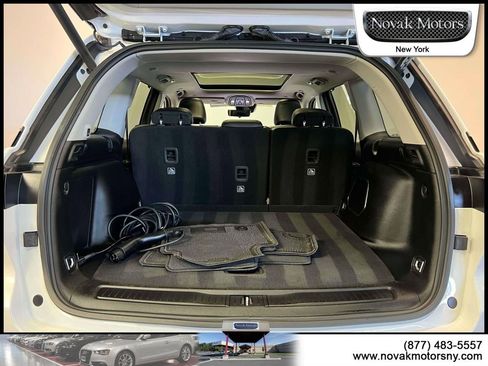 Used 2023 Jeep Grand Cherokee 4WD 4xe w/ Luxury Tech Group II image 12