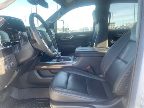 Used 2025 Chevrolet Silverado 1500 LT Trail Boss w/ Convenience Package II AWD/4WD image 19