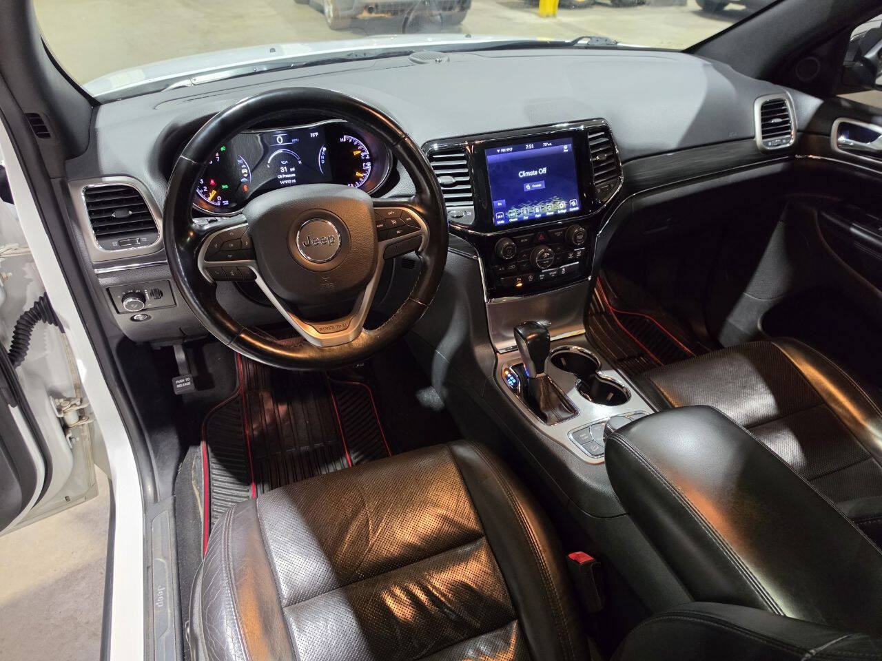 Used 2020 Jeep Grand Cherokee Limited w/ Luxury Group II AWD/4WD image 29