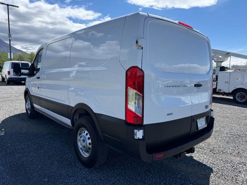 Used 2023 Ford Transit 250 Low Roof AWD image 5