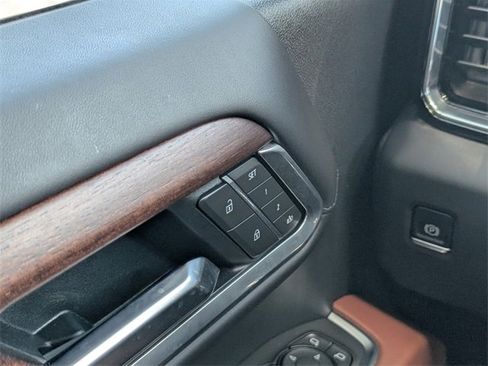 Used 2025 GMC Sierra 3500 Denali Ultimate image 29