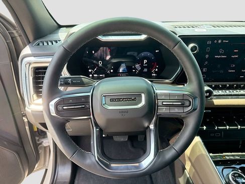 Used 2026 GMC Canyon Denali AWD/4WD image 13