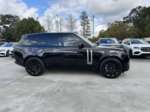 Used 2025 Land Rover Range Rover SE image 27