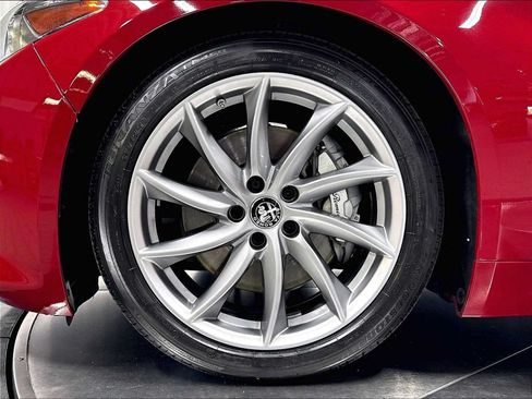 Used 2022 Alfa Romeo Giulia Sprint RWD image 13