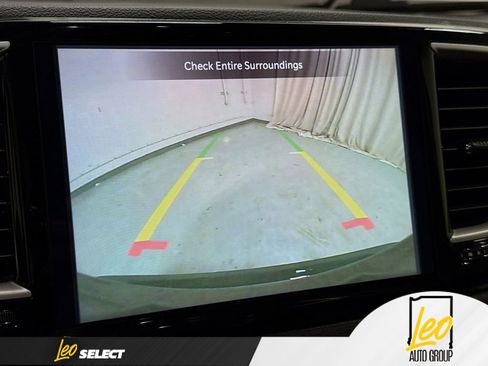Used 2022 Chrysler Pacifica Touring-L FWD image 16