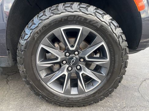 Used 2022 Chevrolet Tahoe Z71 w/ Luxury Package image 48