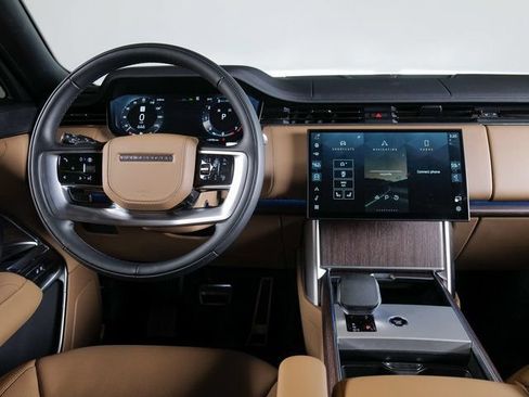 Certified 2026 Land Rover Range Rover SE AWD/4WD image 11
