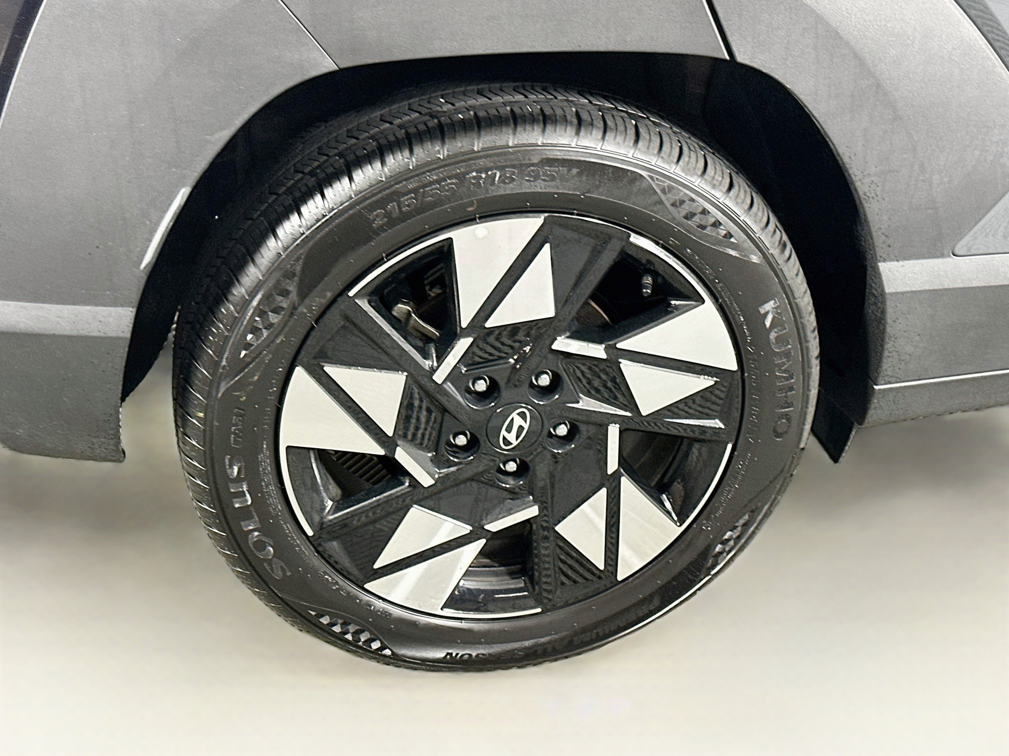Used 2025 Hyundai Kona SEL FWD image 11