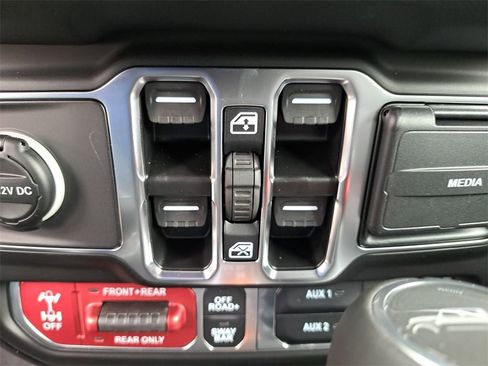 New 2025 Jeep Gladiator Rubicon image 28