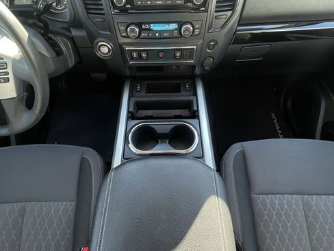 Used 2024 Nissan Titan SV w/ SV Convenience Package image 19