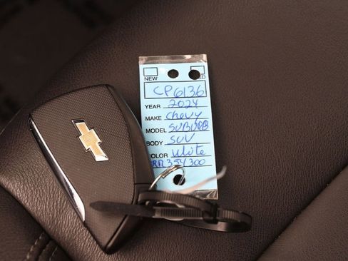 Used 2024 Chevrolet Suburban Z71 image 19