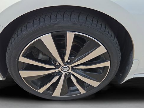 Used 2019 Nissan Altima 2.5 SR FWD image 30