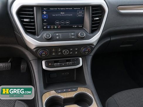 Used 2020 GMC Acadia SLE FWD image 16