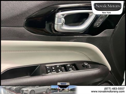 Used 2023 Jeep Compass Limited w/ Elite Group AWD/4WD image 18