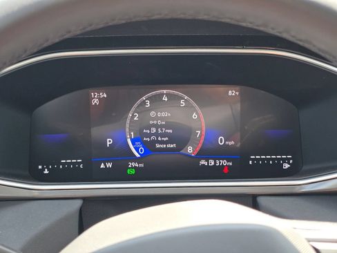 New 2026 Volkswagen Taos SE FWD image 14