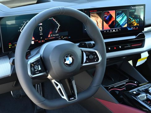 Used 2026 BMW 530i w/ M Sport Package RWD image 11
