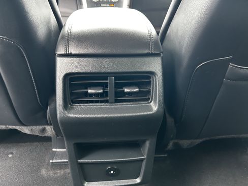 Used 2024 Ford Edge SEL AWD/4WD image 18