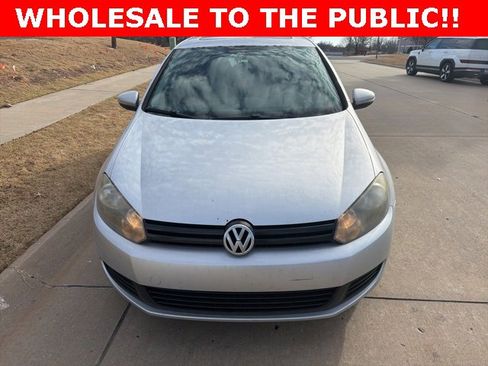 Used 2011 Volkswagen Golf 4-Door image 8