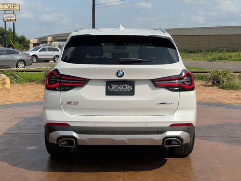 Used 2023 BMW X3 xDrive30i w/ Premium Package AWD/4WD image 3