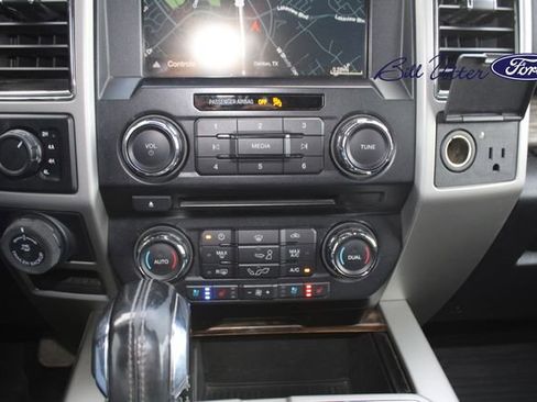 Used 2018 Ford F150 Lariat w/ Trailer Tow Package image 18