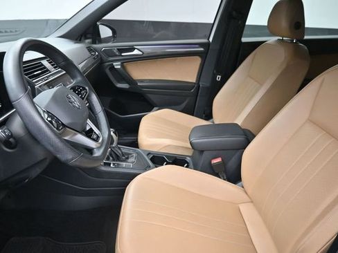 Used 2022 Volkswagen Tiguan SE R-Line FWD image 16