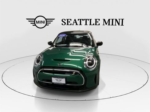 Certified 2024 MINI Cooper SE image 4