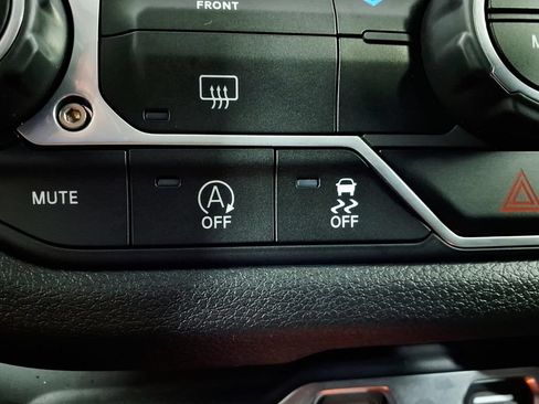 Used 2025 Jeep Gladiator Sport AWD/4WD image 22