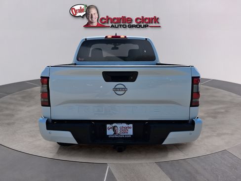 Certified 2025 Nissan Frontier SV w/ SV Convenience Package RWD image 5