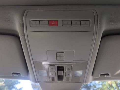 Used 2019 Volkswagen Atlas SE w/ Panoramic Sunroof Package FWD image 41