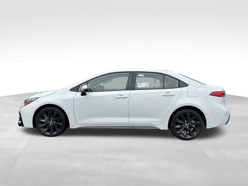 New 2026 Toyota Corolla SE image 2