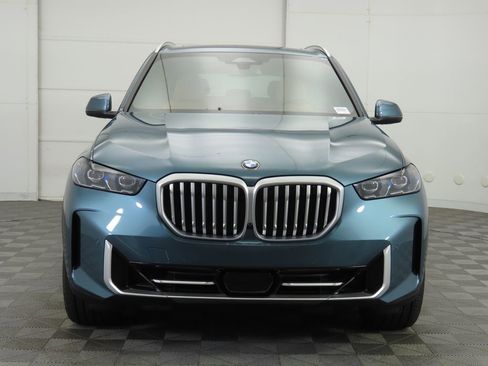 Used 2026 BMW X5 xDrive40i w/ Premium Package image 3