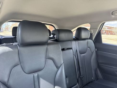 Used 2024 Kia Sorento S image 34