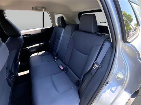 Used 2023 Toyota Corolla Cross LE AWD/4WD image 19