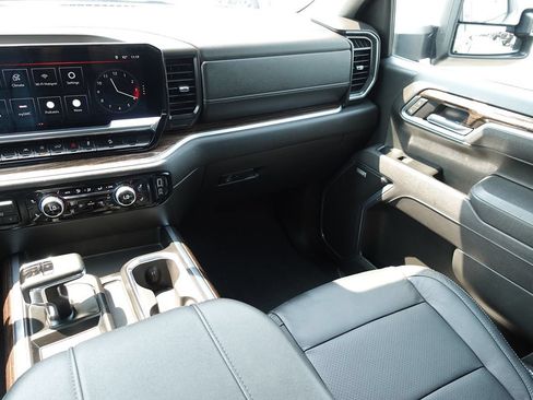 Used 2025 GMC Sierra 1500 Elevation w/ Preferred Package AWD/4WD image 44