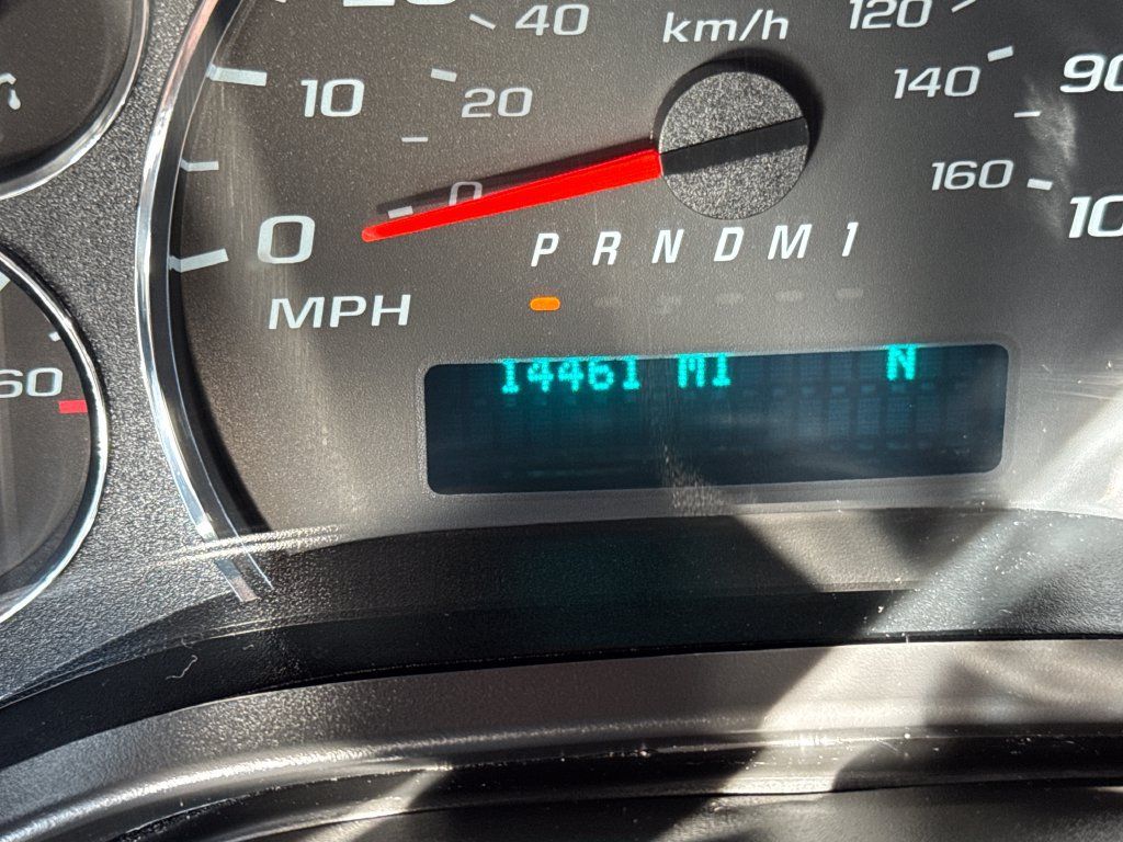 Used 2025 Chevrolet Express 3500 LT w/ LT Preferred Equipment Group RWD image 16