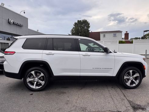 New 2026 Jeep Grand Cherokee L Limited AWD/4WD image 8