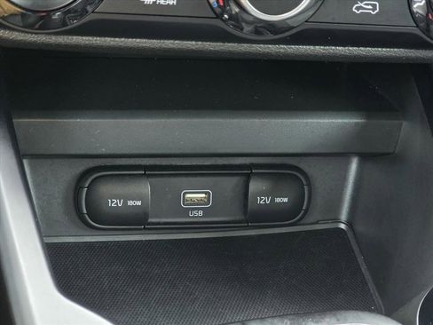 Used 2022 Kia Soul LX image 19