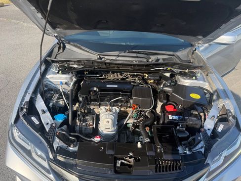 Used 2017 Honda Accord EX image 23