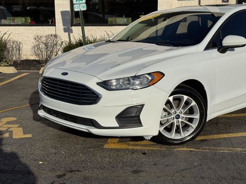 Used 2020 Ford Fusion SE image 3