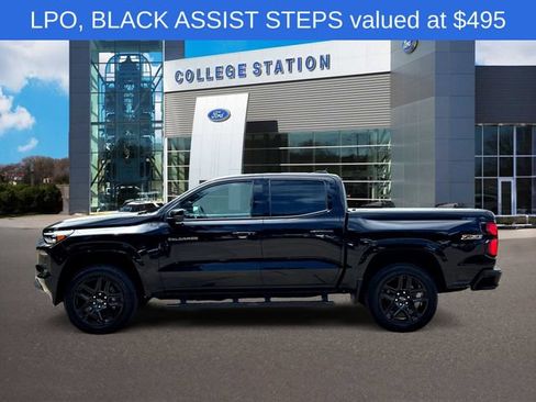 Used 2025 Chevrolet Colorado Z71 w/ Z71 Convenience Package 2 AWD/4WD image 3
