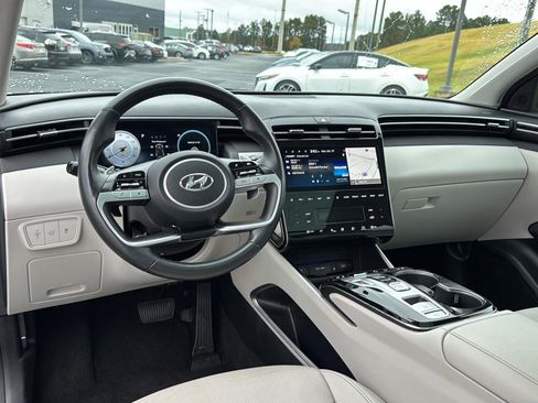 Used 2024 Hyundai Tucson Limited image 16