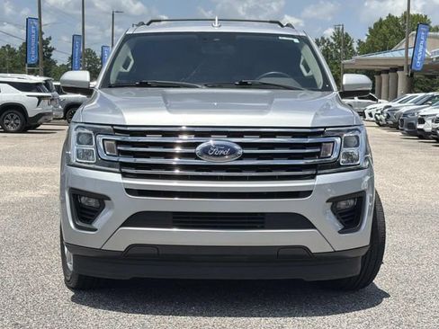 Used 2018 Ford Expedition Max XLT w/ Equipment Group 202A RWD image 4
