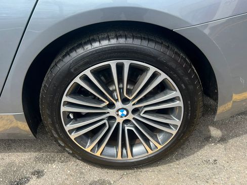 Used 2019 BMW 530e xDrive w/ Convenience Package AWD/4WD image 10