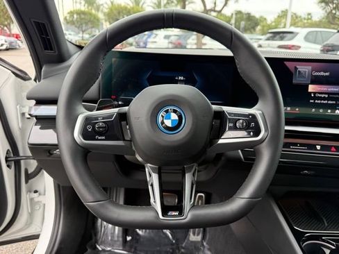 Used 2025 BMW i5 xDrive40 w/ M Sport Package image 23