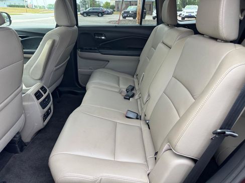 Used 2016 Honda Pilot Touring image 8