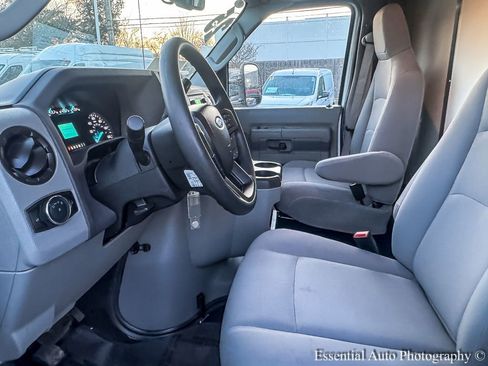 Used 2025 Ford E-350 and Econoline 350 Super Duty w/ Power Equipment Group image 9