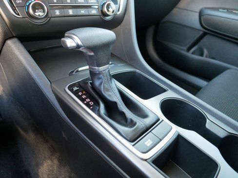 Certified 2019 Kia Optima S image 24