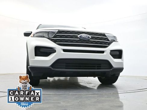 Used 2024 Ford Explorer XLT image 29