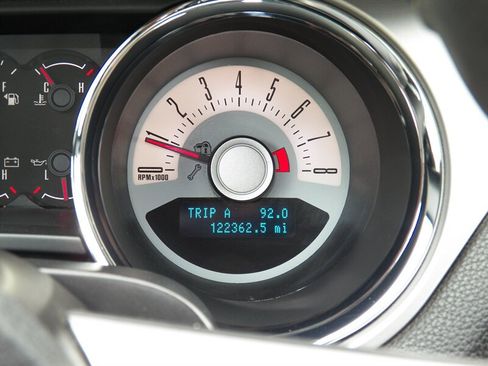 Used 2011 Ford Mustang Premium w/ 201A Rapid Spec Order Code image 28