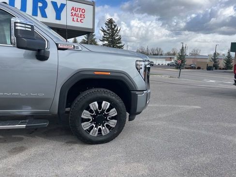 Used 2025 GMC Sierra 3500 Denali AWD/4WD image 15